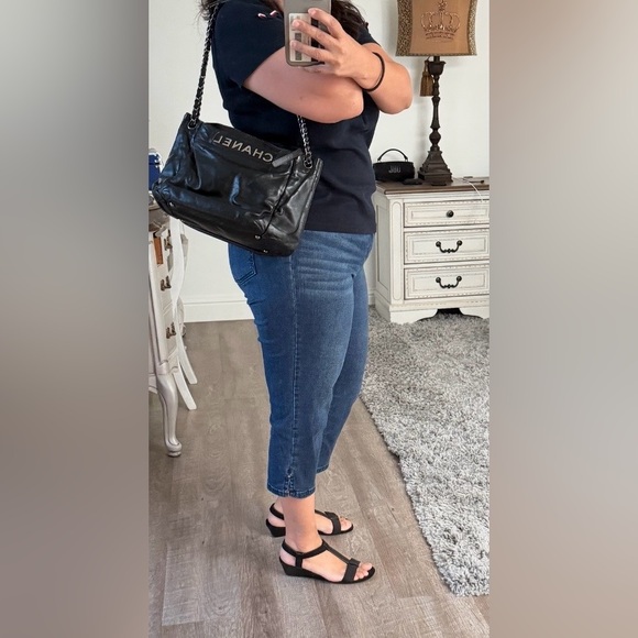 CHANEL Black Leather Handbag with Silver Details - Picture 13 of 13